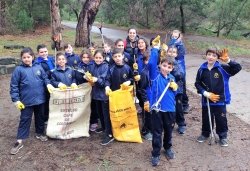 Litter tracking students