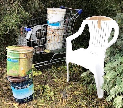 Rubbish on the Merri